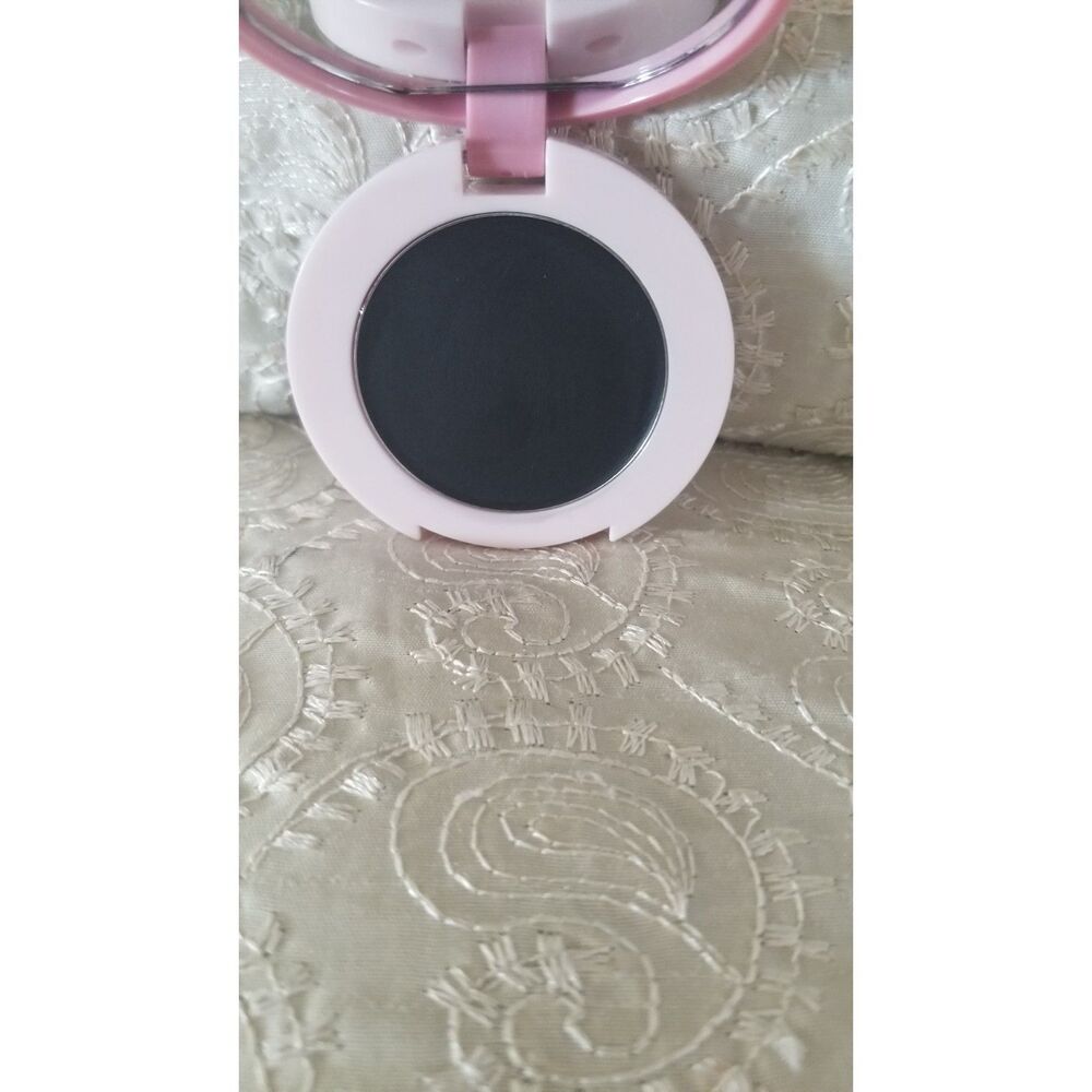Doll 10 "Sultry Tint" is a pH-adaptive